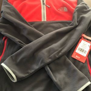 North face pullover